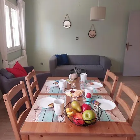 1 Apartment *